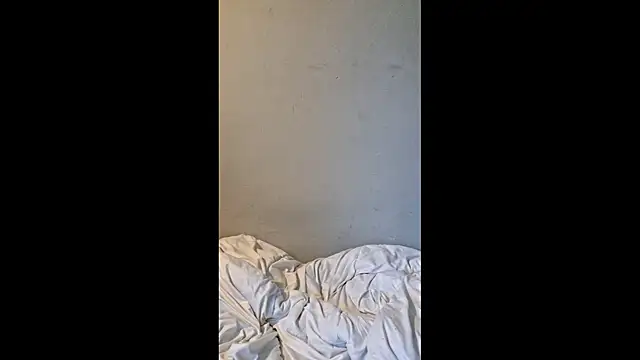 Snapshot of 3615-ULLA chatting on 11/20/25, 03:01 3615-ULLA online show from 11/20/25, 03:01