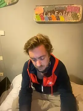 Snapshot of 3615-ULLA chatting on 11/22/25, 08:30 3615-ULLA online show from 11/22/25, 08:30