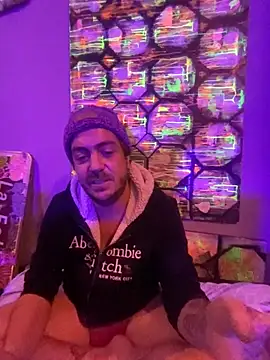 Snapshot of 3615-ULLA chatting on 12/19/25, 11:23 3615-ULLA online show from 12/19/25, 11:23