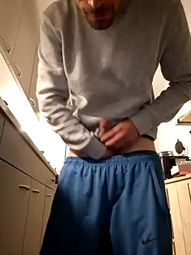 kompiee online show from 09/28/25, 01:55