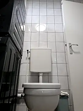 kompiee online show from 12/17/25, 08:53