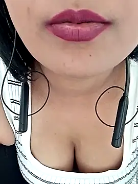 Snapshot of Queen_Kushi4 chatting on 02/15/26, 08:13 Queen Kushi4 online show from 02/15/26, 08:13