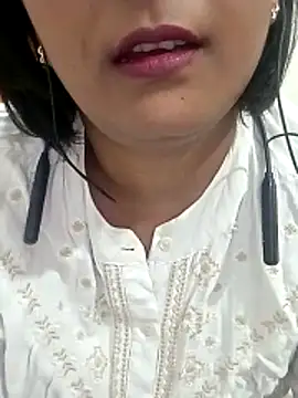 Snapshot of Queen_Kushi4 chatting on 04/12/26, 06:13 Queen Kushi4 online show from 04/12/26, 06:13