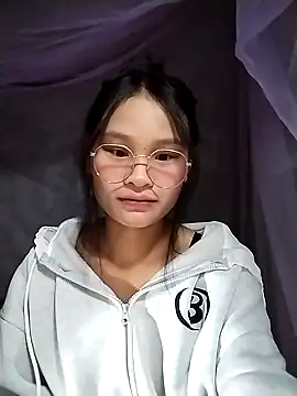 saronla 03 online show from 11/18/25, 06:34