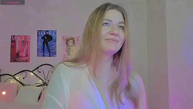 Snapshot of Ruby_Al1en chatting on 12/19/25, 01:23 Ruby Al1en online show from 12/19/25, 01:23