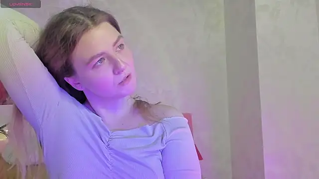 Snapshot of Ruby_Al1en chatting on 12/20/25, 01:23 Ruby Al1en online show from 12/20/25, 01:23