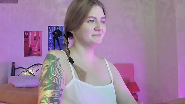 Snapshot of Ruby_Al1en chatting on 12/21/25, 01:24 Ruby Al1en online show from 12/21/25, 01:24