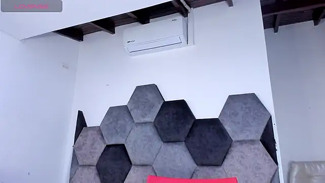 BellaNixs online show from 04/06/26, 11:22