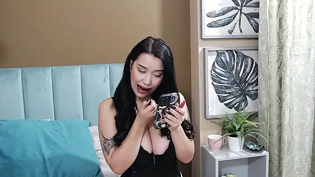 SophieSkyess online show from 10/14/25, 01:23