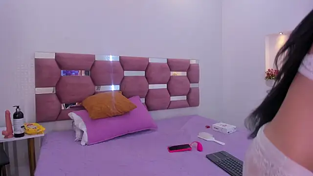 Snapshot of MelannyCollins__ chatting on 10/07/25, 12:35 MelannyCollins online show from 10/07/25, 12:35