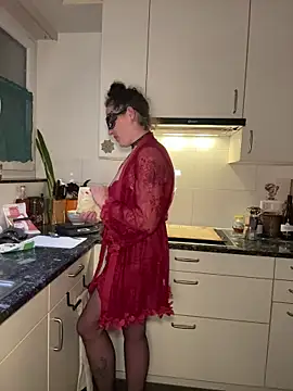 Nadja Noir online show from 11/26/25, 08:43