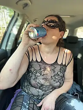 Snapshot of Nadja_Noir chatting on 01/18/26, 12:20 Nadja Noir online show from 01/18/26, 12:20