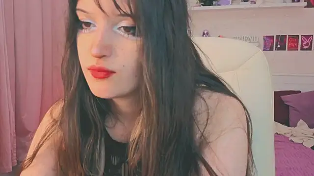 Snapshot of kamila_blush chatting on 09/17/25, 09:49 kamila blush online show from 09/17/25, 09:49