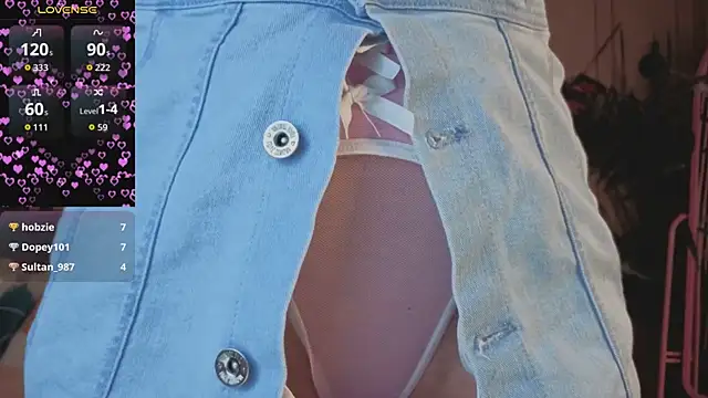 Snapshot of kamila_blush chatting on 10/24/25, 11:34 kamila blush online show from 10/24/25, 11:34