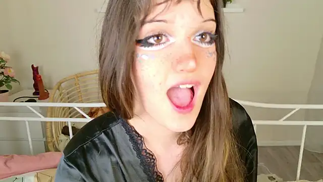 Snapshot of kamila_blush chatting on 12/04/25, 03:16 kamila blush online show from 12/04/25, 03:16