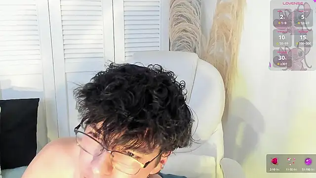 miilo wolf online show from 10/03/25, 12:13