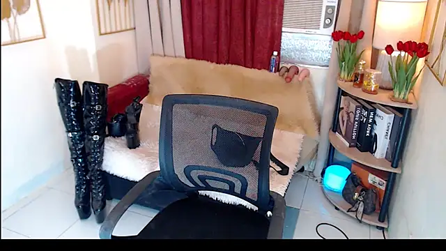 KYLINE WIILLS online show from 02/19/26, 10:00