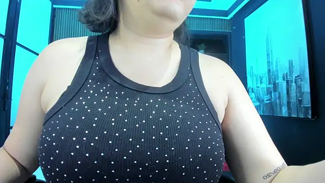 Snapshot of SamaraAnders_ chatting on 06/25/26, 05:23 SamaraAnders online show from 06/25/26, 05:23