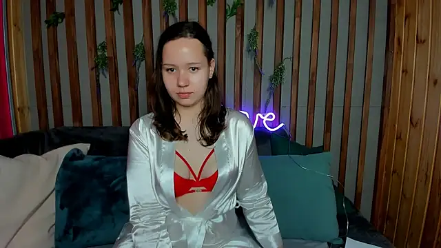 Laura Ellinss online show from 09/22/25, 07:54