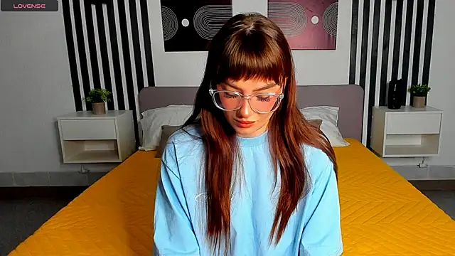 Snapshot of Emily_Tylerr chatting on 09/19/25, 08:16 Emily Tylerr online show from 09/19/25, 08:16
