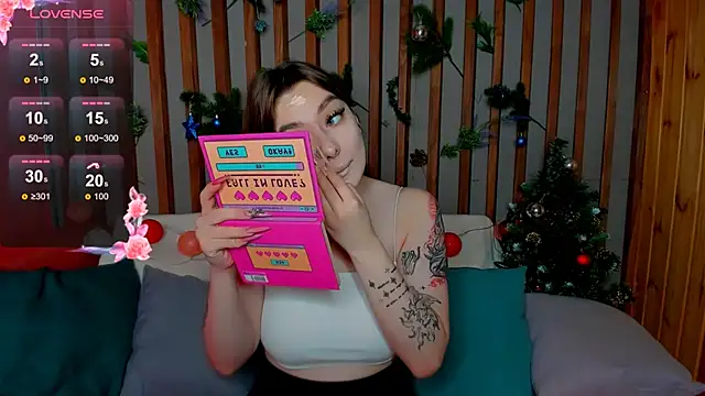 Emily Tylerr online show from 12/21/25, 01:13