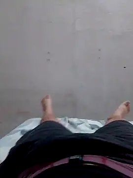 Snapshot of feraanderson chatting on 12/15/25, 01:59 feraanderson online show from 12/15/25, 01:59