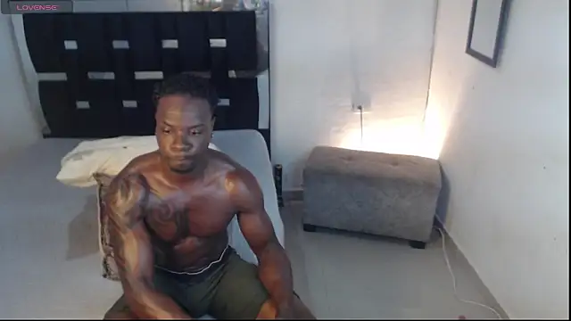 Snapshot of MrByronStallion chatting on 04/20/26, 10:07 MrByronStallion online show from 04/20/26, 10:07