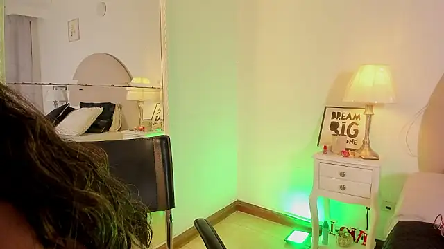 Snapshot of barbara_twerk chatting on 03/25/26, 11:00 barbara twerk online show from 03/25/26, 11:00