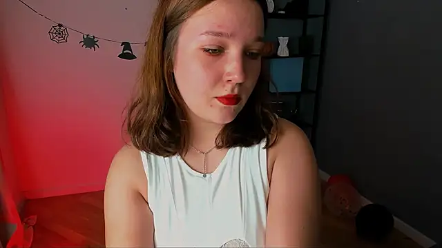 Snapshot of JaneByrd chatting on 10/28/25, 02:42 JaneByrd online show from 10/28/25, 02:42