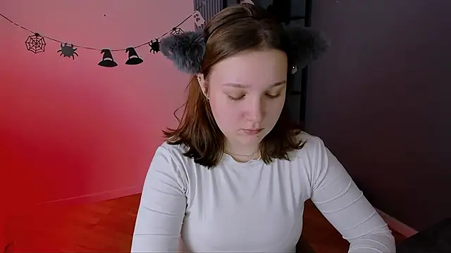 Snapshot of JaneByrd chatting on 10/31/25, 02:29 JaneByrd online show from 10/31/25, 02:29