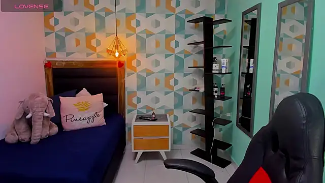 Snapshot of ROSIE_MOSS chatting on 10/17/25, 07:16 ROSIE MOSS online show from 10/17/25, 07:16