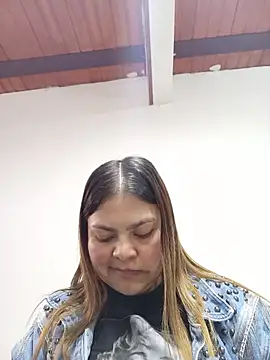 LUCIANA  99 online show from 10/04/25, 12:14