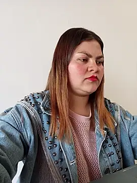 LUCIANA  99 online show from 10/30/25, 02:29