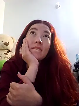 lunnaa  online show from 10/21/25, 05:08