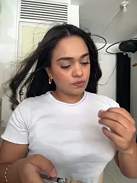 Snapshot of alana_dantes chatting on 11/02/25, 03:03 alana dantes online show from 11/02/25, 03:03