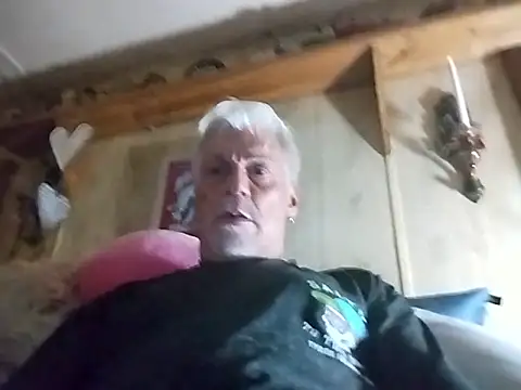 Snapshot of fischnet chatting on 06/01/26, 03:52 fischnet online show from 06/01/26, 03:52