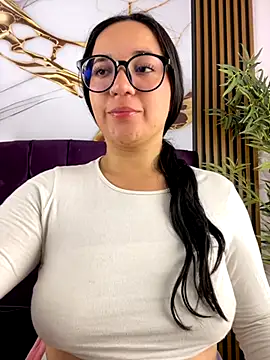 Snapshot of sara_roy04_ chatting on 09/11/25, 03:39 sara roy04  online show from 09/11/25, 03:39