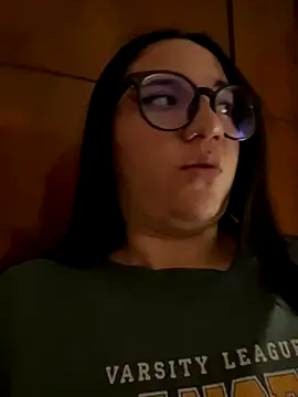 Snapshot of sara_roy04_ chatting on 09/12/25, 03:28 sara roy04  online show from 09/12/25, 03:28