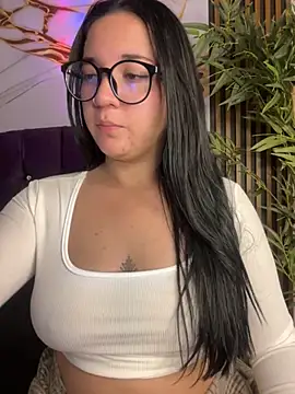 Snapshot of sara_roy04_ chatting on 10/01/25, 04:07 sara roy04  online show from 10/01/25, 04:07