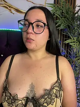 Snapshot of sara_roy04_ chatting on 10/07/25, 03:36 sara roy04  online show from 10/07/25, 03:36