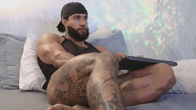 Snapshot of Osher_Cox chatting on 04/12/26, 08:36 Osher Cox online show from 04/12/26, 08:36