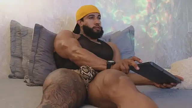 Snapshot of Osher_Cox chatting on 04/21/26, 01:42 Osher Cox online show from 04/21/26, 01:42