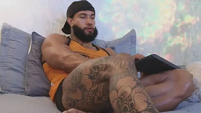 Snapshot of Osher_Cox chatting on 04/25/26, 01:41 Osher Cox online show from 04/25/26, 01:41