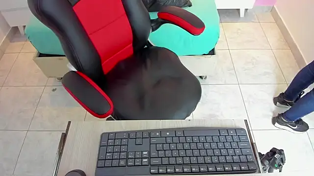 Snapshot of ALISSON_BARKER chatting on 11/27/25, 12:18 ALISSON BARKER online show from 11/27/25, 12:18