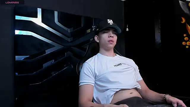 Eryonbradley online show from 12/22/25, 11:29