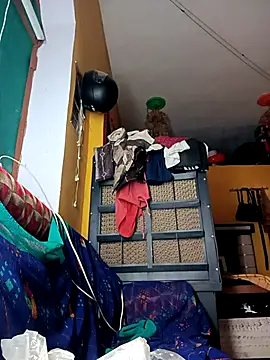 Snapshot of Sonam_pandeyji chatting on 11/02/25, 03:03 Sonam pandeyji online show from 11/02/25, 03:03