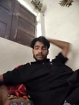 Snapshot of yashuuuu021 chatting on 09/12/25, 10:04 yashuuuu021 online show from 09/12/25, 10:04