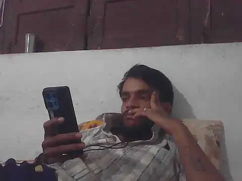 Snapshot of yashuuuu021 chatting on 09/25/25, 05:38 yashuuuu021 online show from 09/25/25, 05:38