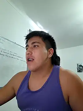 Snapshot of Tierno_vale chatting on 04/13/26, 06:24 Tierno vale online show from 04/13/26, 06:24