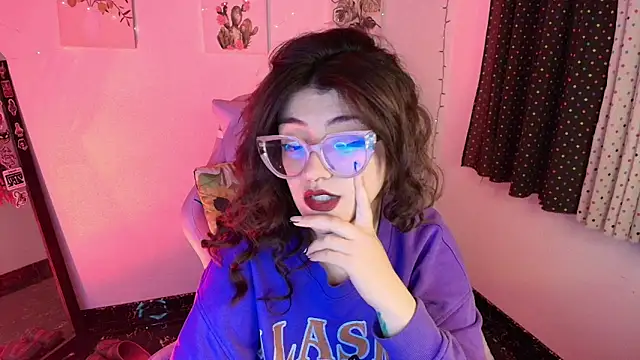 Snapshot of isaferrer06 chatting on 11/08/25, 05:18 isaferrer06 online show from 11/08/25, 05:18